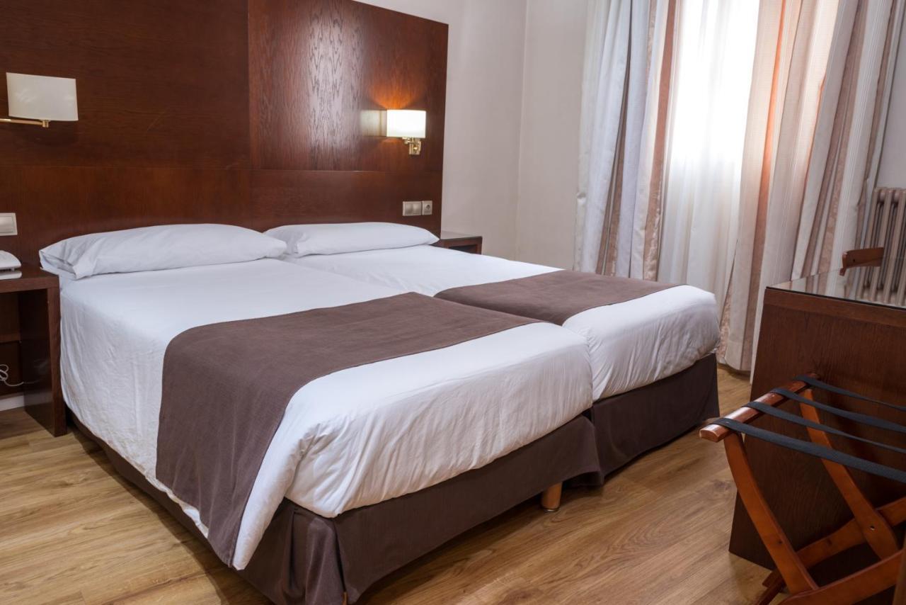 Ramon Berenguer IV Hotel Лерида Екстериор снимка