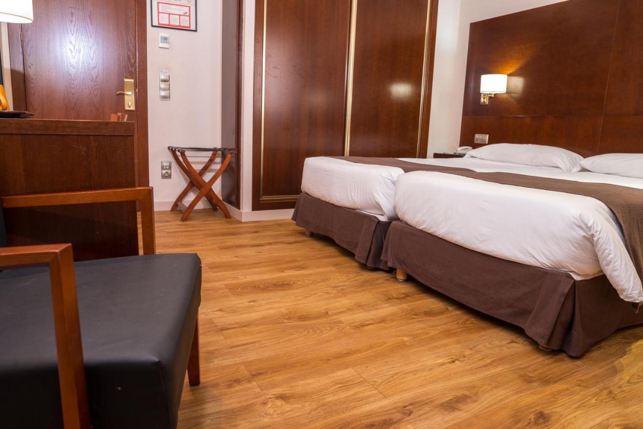 Ramon Berenguer IV Hotel Лерида Екстериор снимка